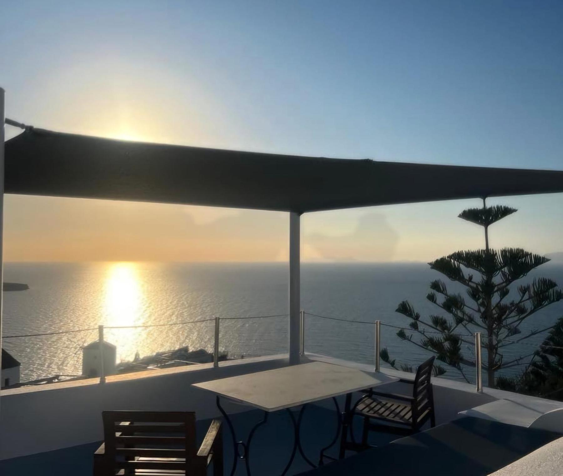 Evilio Oia (Santorini)